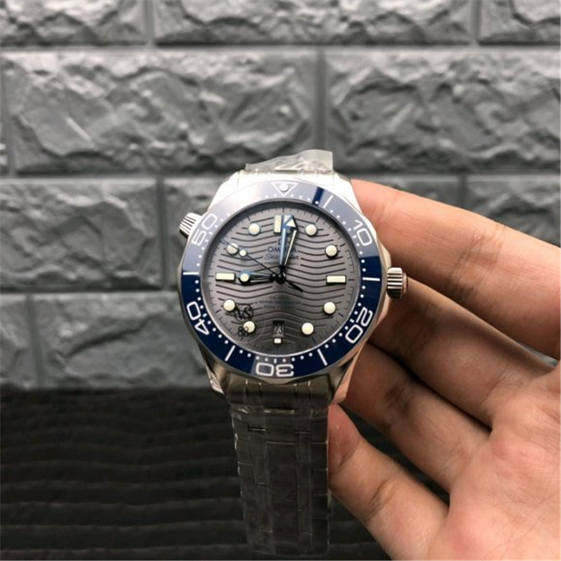 VS廠歐米茄海馬300對(duì)比正品評(píng)測(cè)(vs海馬真假對(duì)比有破綻嗎）