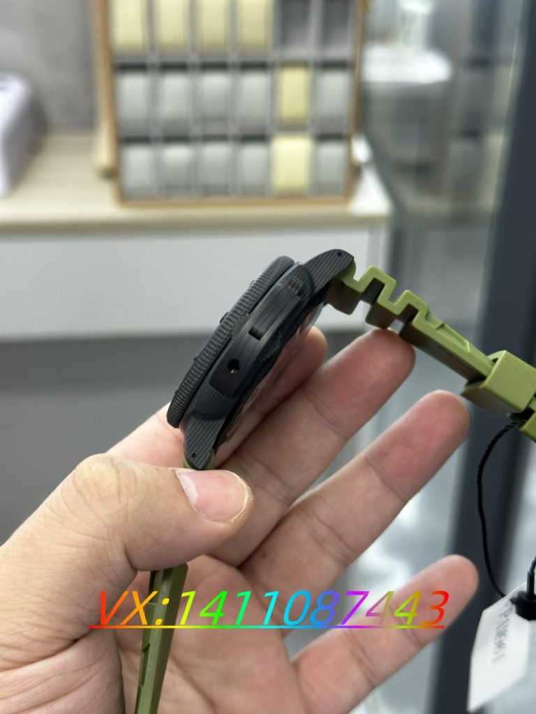 VS廠沛納海961碳纖維材質(zhì)搭配P9010機芯評測?