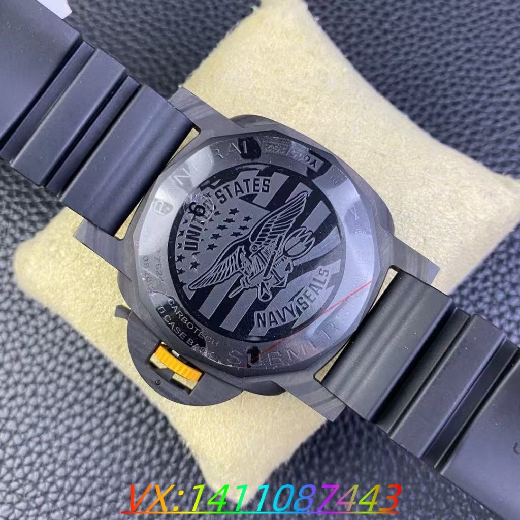 VS廠沛納海Pam1324評測:碳纖維材質(zhì)打造的獨特魅力?