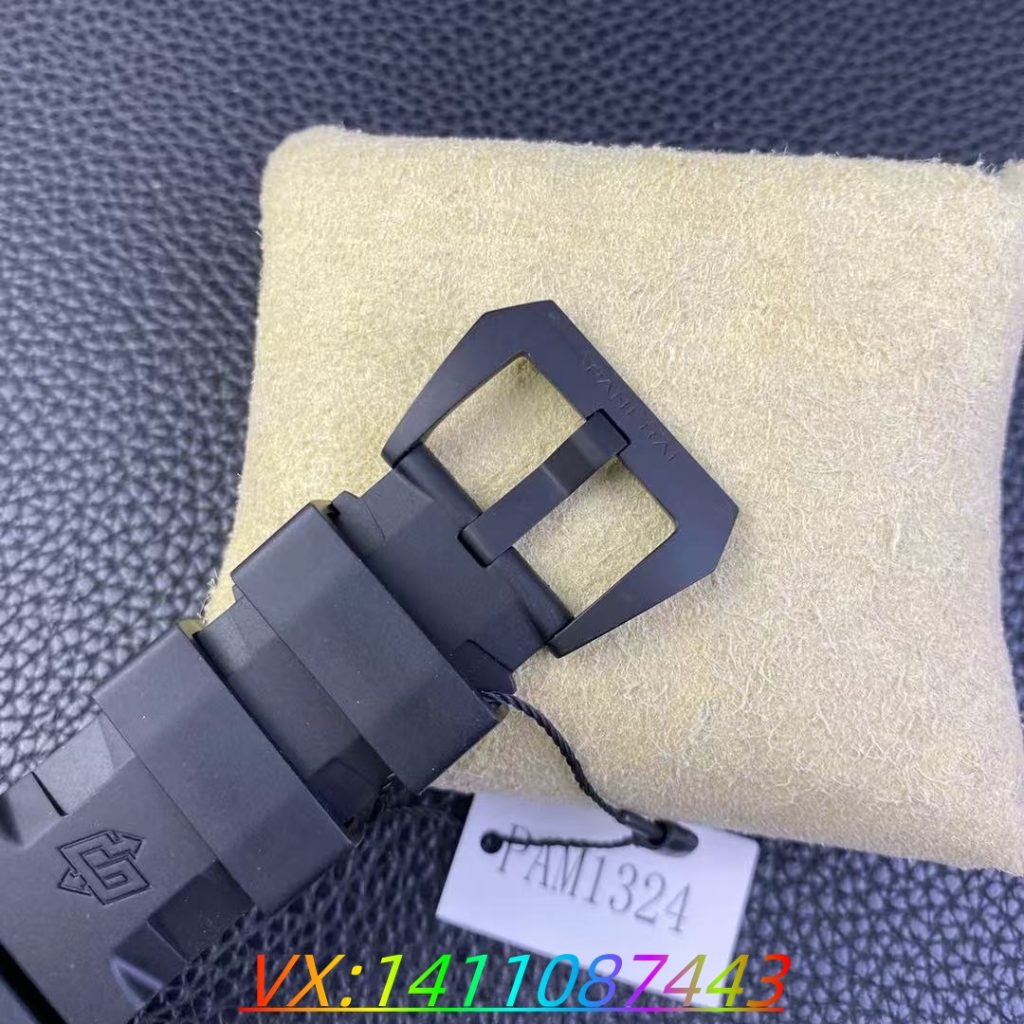 VS廠沛納海Pam1324評測:碳纖維材質(zhì)打造的獨特魅力?