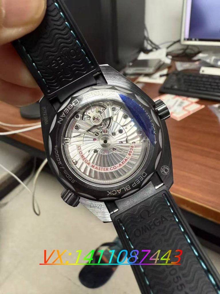 VS廠新品Seamaster系列腕表評測:20周年的炫酷巨作?